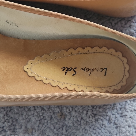 London Sole Ballet Flat, Size 42.5 Neutral light camel color - Picture 4 of 9